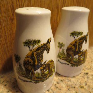 KANGAROO Salt & Pepper Shakers Ceramic (202C)